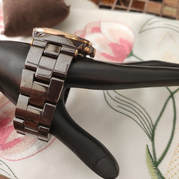 Michael Kors Ceramic Mk5518 Brown Watch - Picture 5 of 5